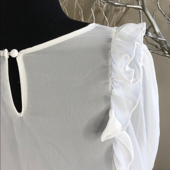 Beautiful ruffles top blouse - Picture 6 of 8